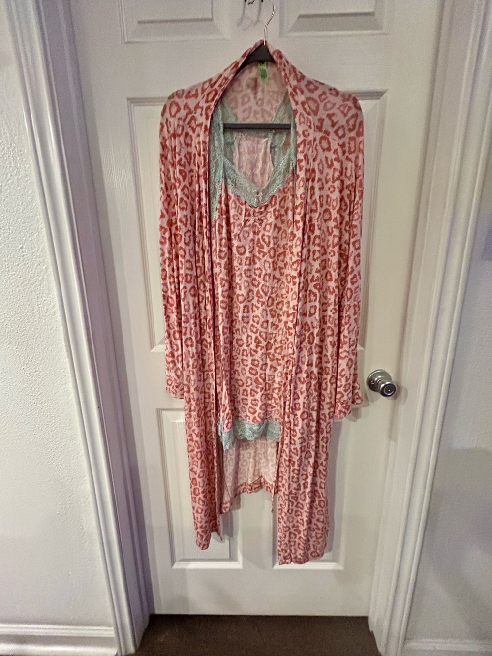 Honeydew Intimates Pink Leopard Chemise & Robe Set with Mint Lace Trim